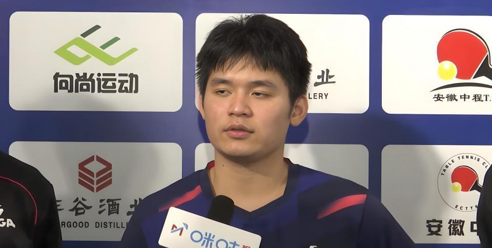 乒超联赛第三阶段，林诗栋领衔的黄石基地·华新队以3:0战胜四川丰谷队，他在单打出