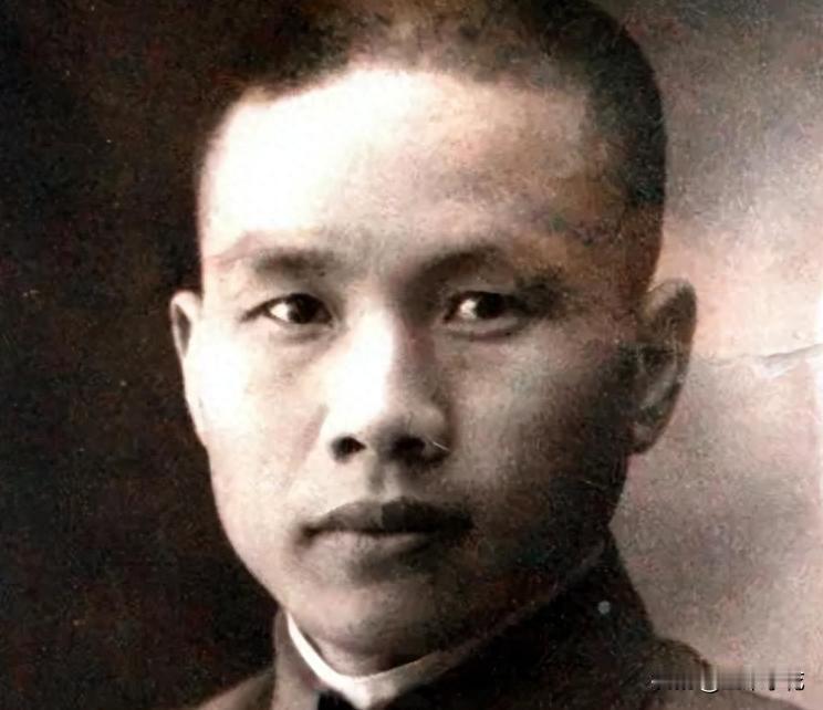 1949年国民党特务周镐被处决后，他的妻子急忙跑去请求面见上海市长，坚持说自己的