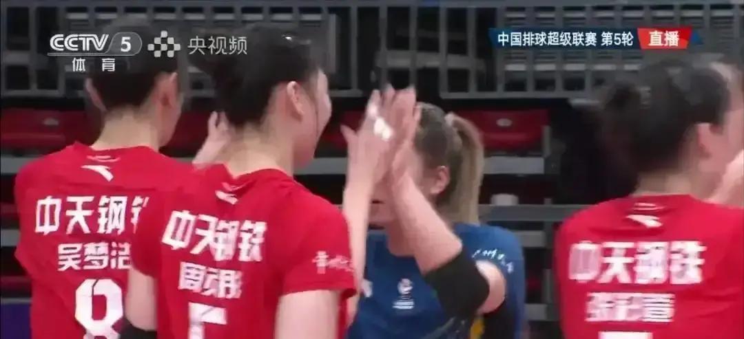 鹰眼判错球，主场队直接晋级江苏对天津打到决胜局，一次触网挑战回放画面卡成马