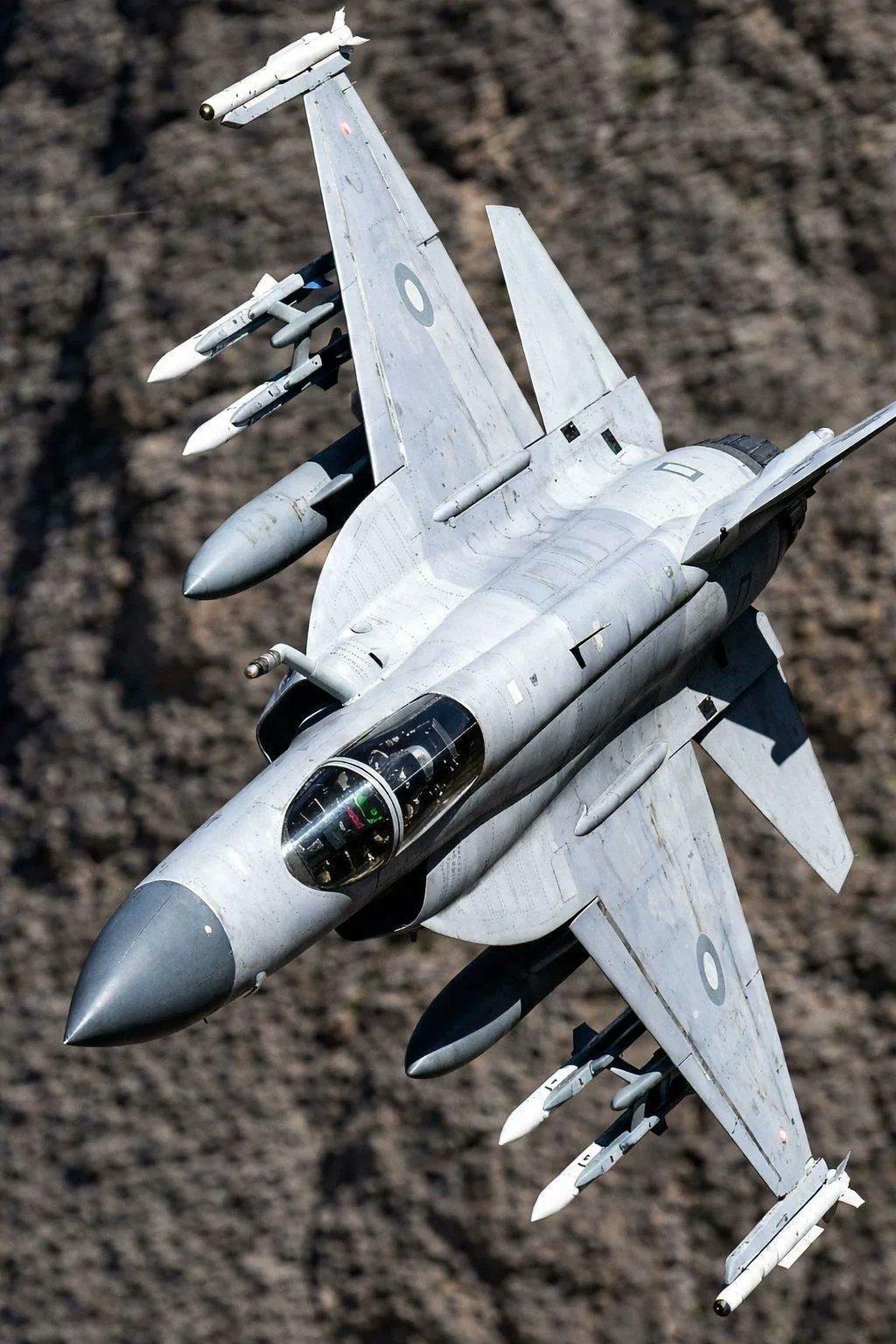 巴基斯坦空军JF-17BlockIII武备：PL-5（~18Km范围）P