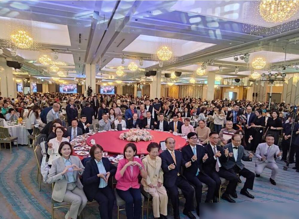 王金平感恩从政50年席开172桌​前立院长王金平今天在高雄举办从政50年