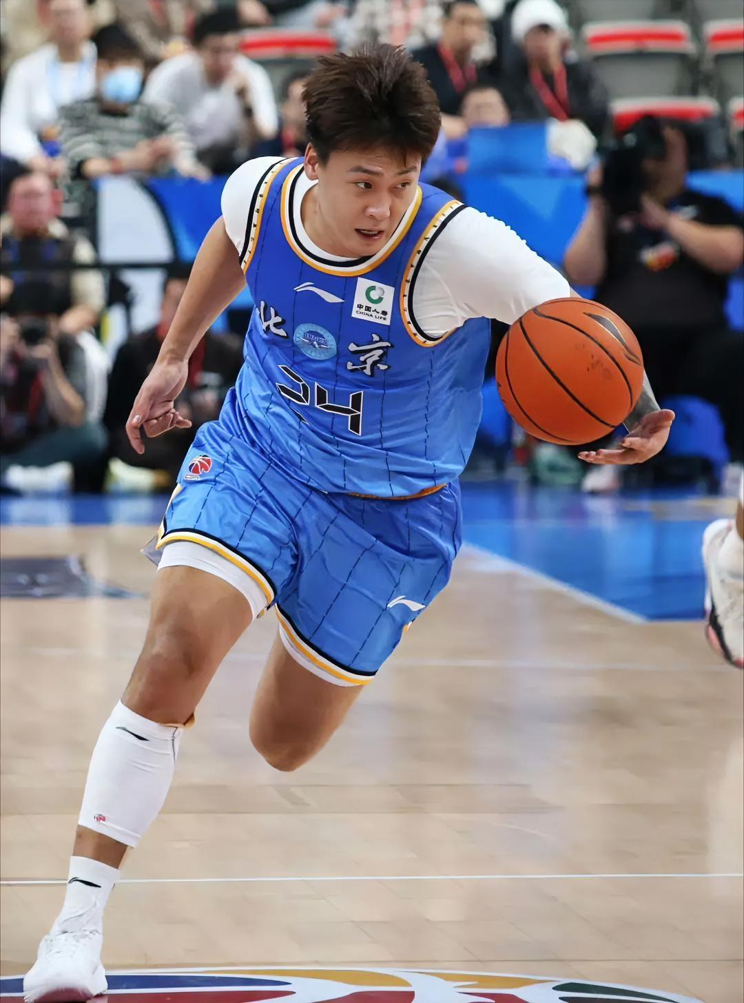 有一说一，今日廖三宁和赵睿根本不在一个级别！！廖三宁：全场出战39分钟，投