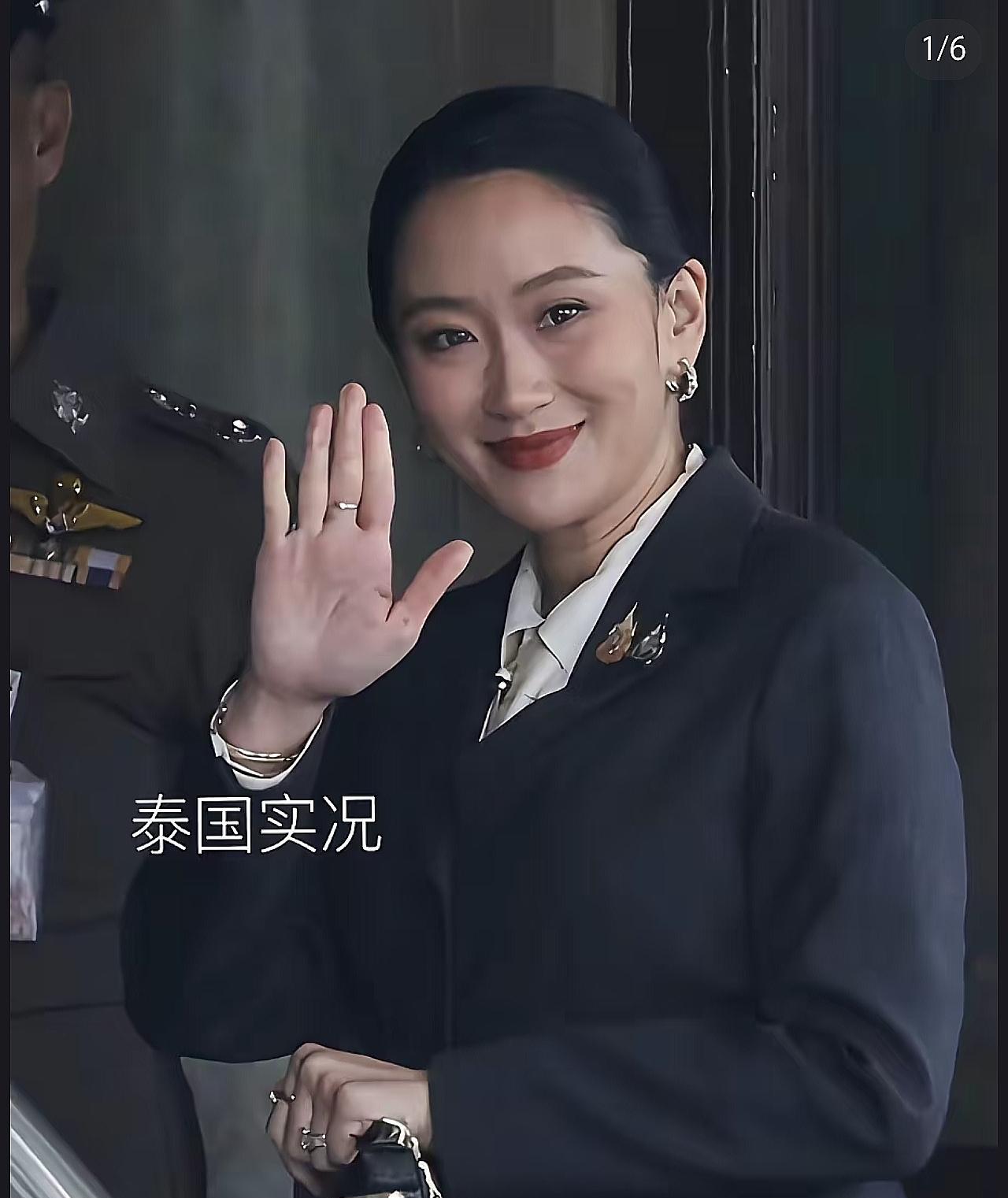佩通坦上任本是顺理成章之事，因为她与泰王及他信集团关系密切，而且她承诺上任后会继