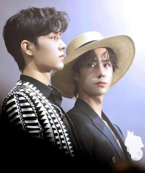 乐华最近似乎终于咂摸过味儿来了，王一博这棵摇钱树，怕是越来越不好掌控。眼看他心思