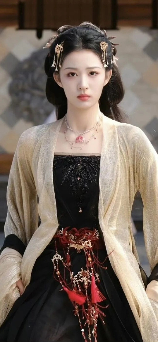 王楚然真仙女下凡了王楚然这颜值真的是仙女下凡吧！天生的古装骨相太能打，172cm