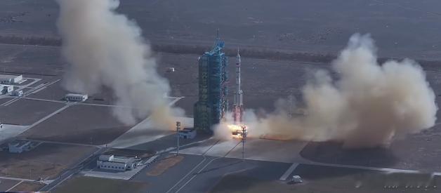 刚刚，神舟二十二号飞船发射成功！这艘载人飞船此次未载人，而是满载货物上天，其中包