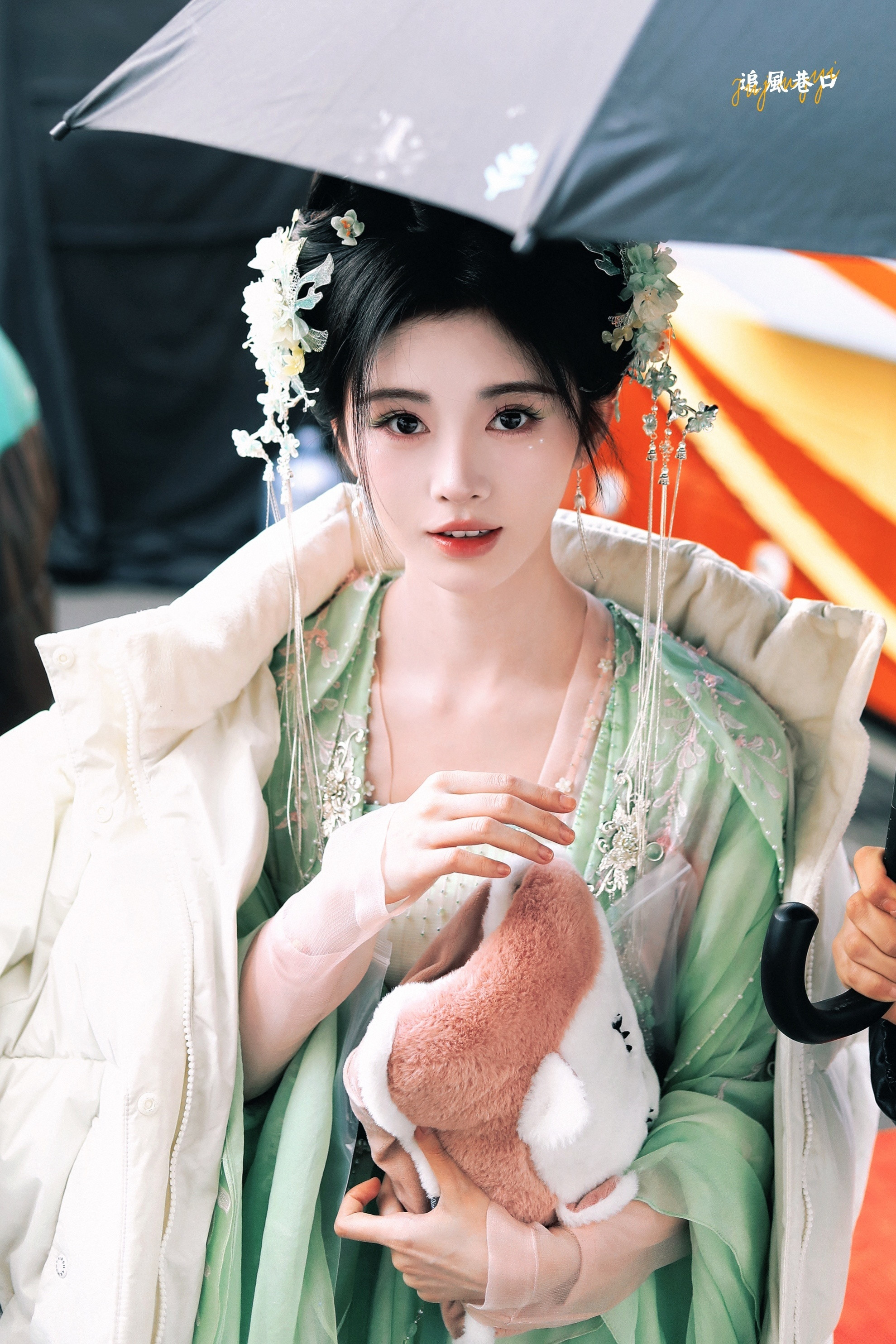 大眼萌妹姜黎非