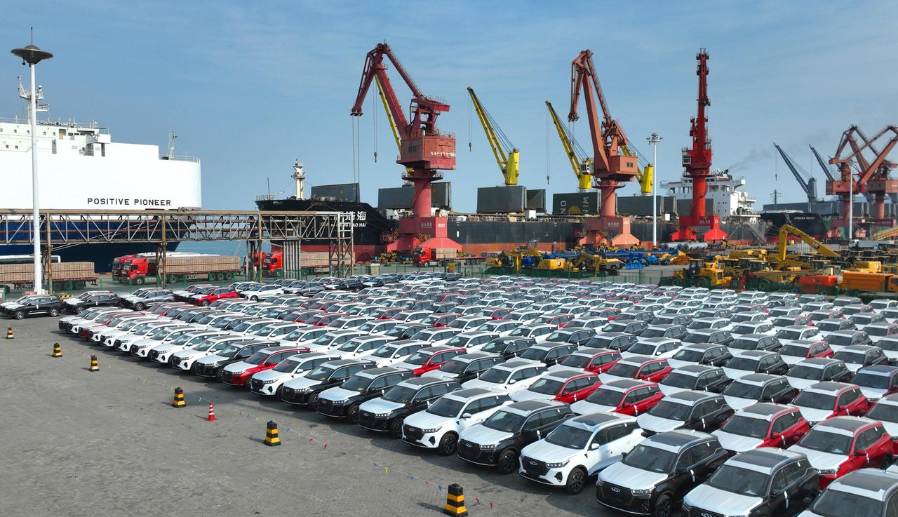 【1-7月国内乘用车销量跌20%出口大涨】乘联会最新数据显示，2026年1