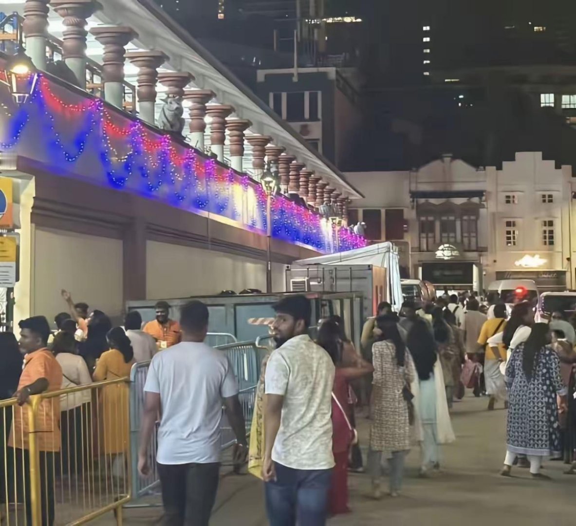 新加坡已经彻底沦陷了，这就是现在新加坡街头真正的样子我们为什么要反对移民？并不是