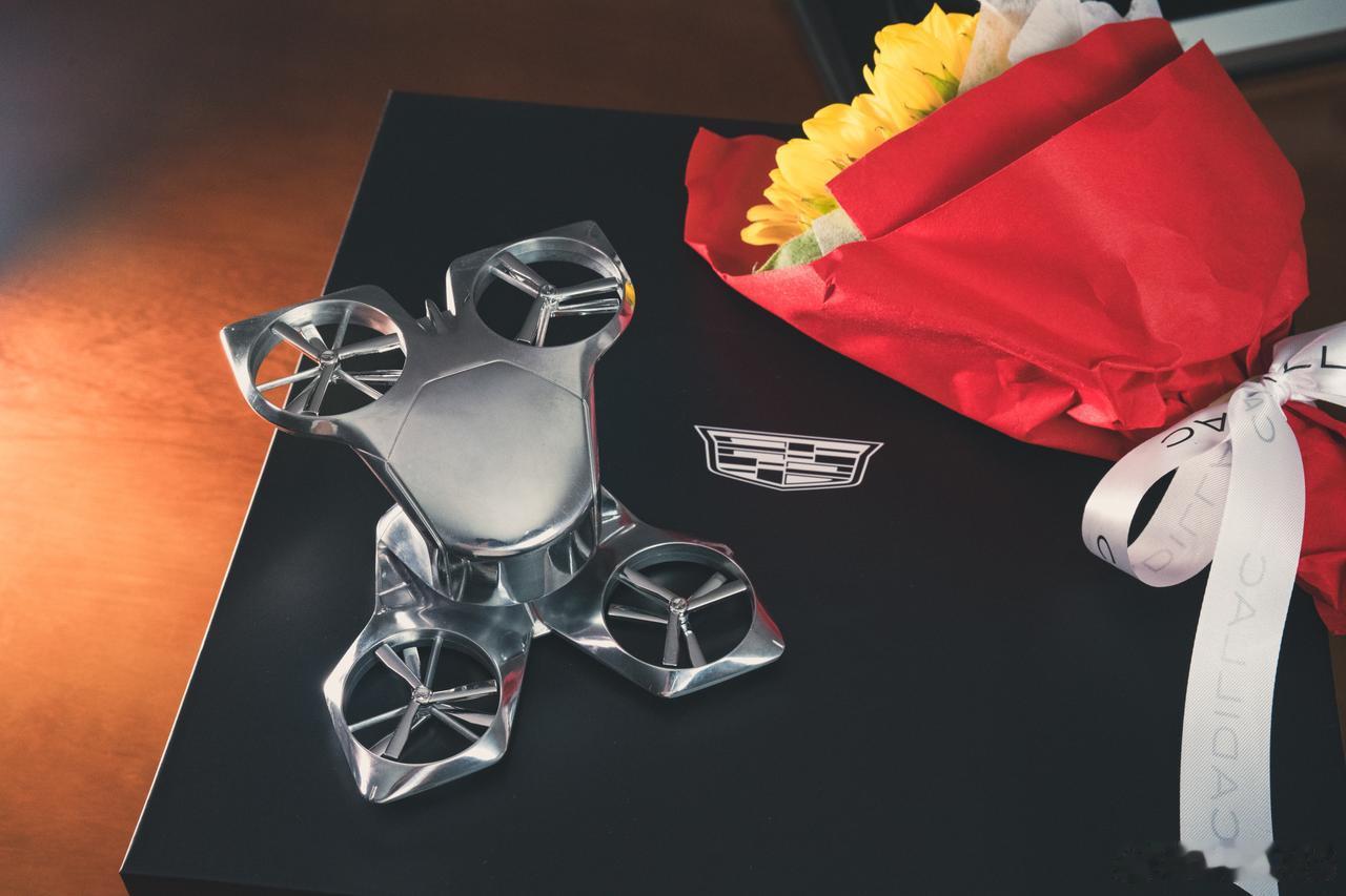 凯迪拉克XT5正在努力推动插混版本的推出，新的版本除了会搭载真龙插混之外，电子电