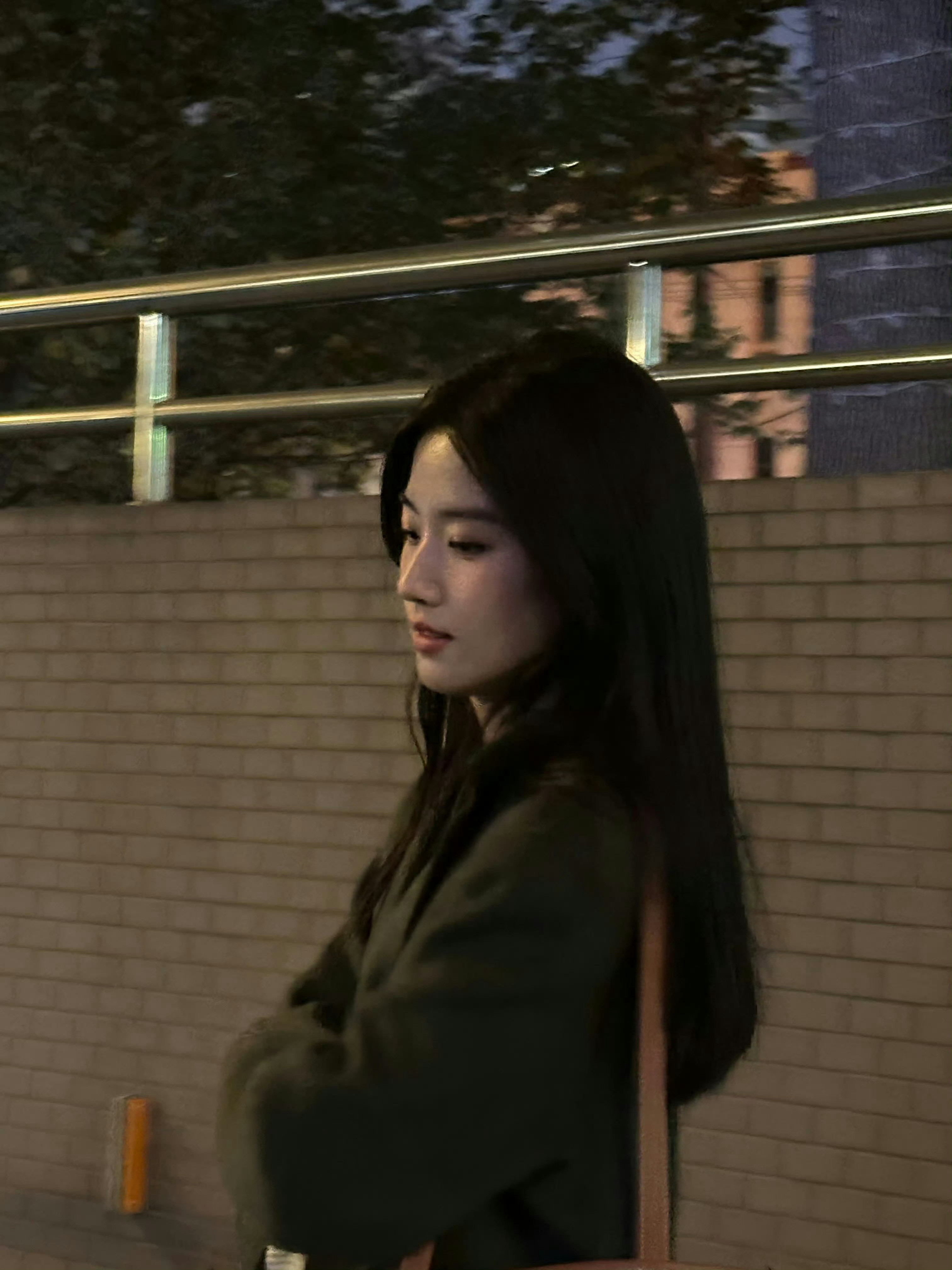 一种能让我忽视五官之美她美完全就是因为她是卢昱晓