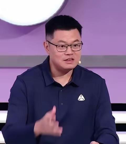 关于当下乒乓球解说风格的讨论，其实说到底，是在争论一个标准：我们到底需要什么样的
