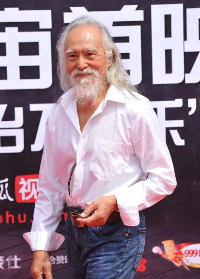 年逾九旬的王德顺近日现身，全网都在议论他状态下滑。骤变式衰老，谁也逃不掉。可没多