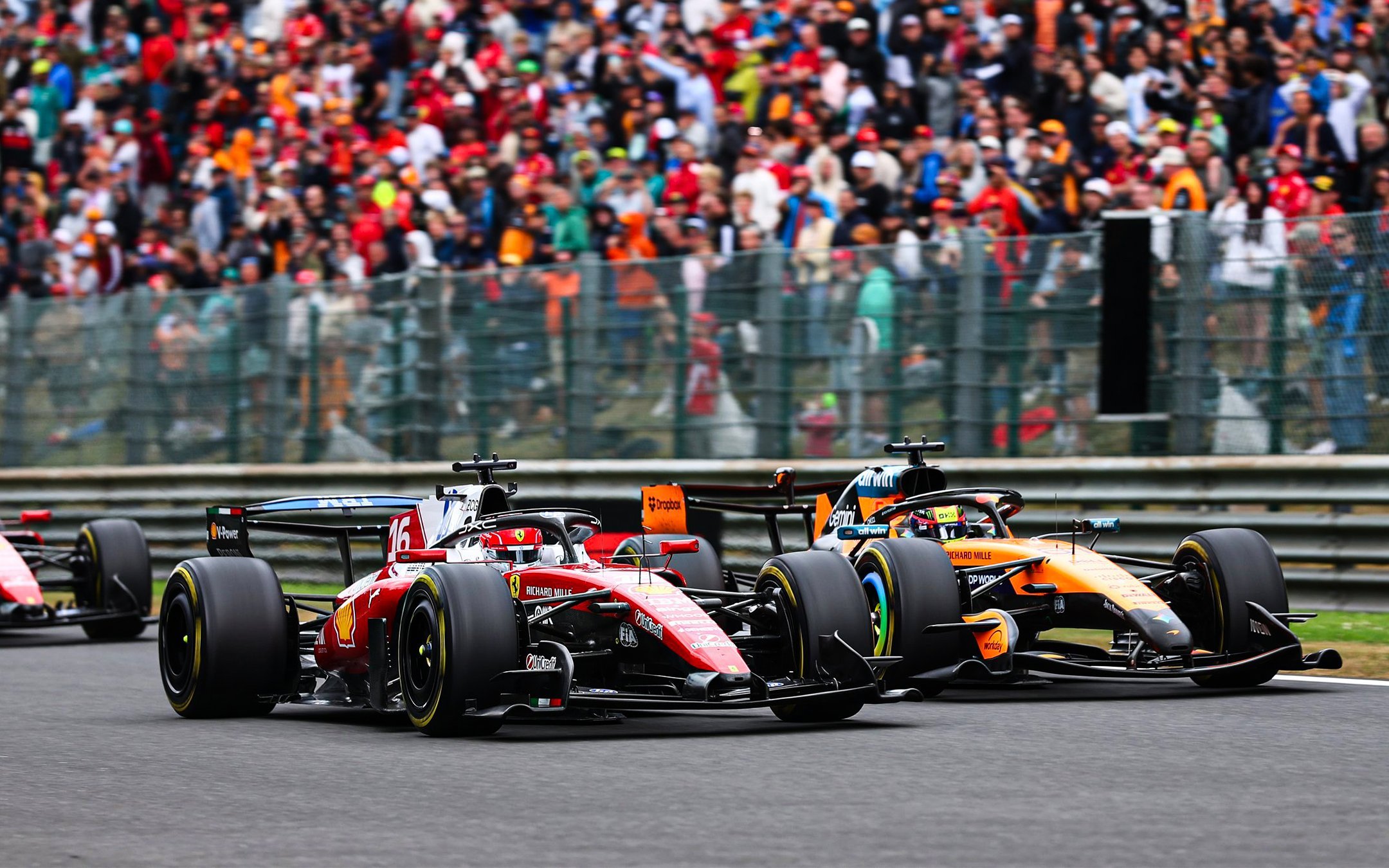 F1迈凯伦表示：法拉利的研发速度引起了他们的关注，甚至开始考虑，在F1成本上限