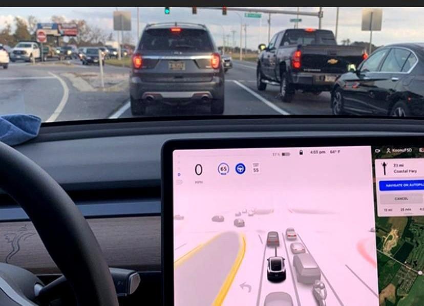 我家老头，看了好几年特斯拉，一股没买。周一，破天荒地，买了一股。就一