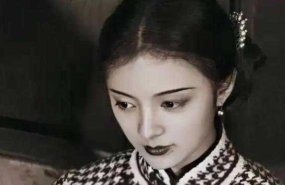 1951年，包头一家旅店的老板直奔公安局，举报自家店里的锅炉工，而举报的理由说出