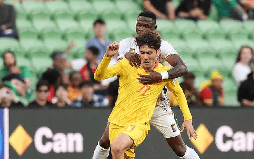 如果说张玉宁的支点作用在国足历史上是数一数二的，那么拜合拉木的搅和能力就是最强的