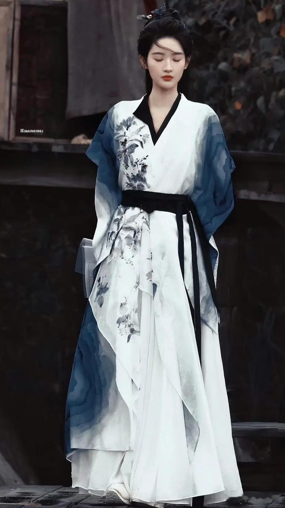 王玉雯这次真的是莫名躺枪，明明古装状态超在线一点都不肿，颜值很能打！