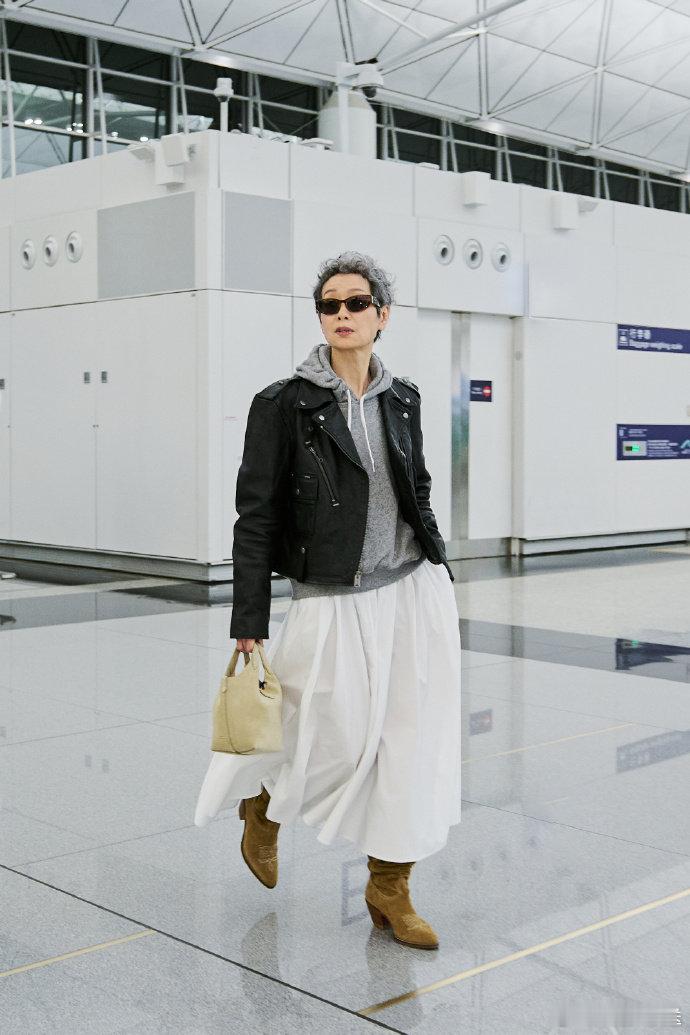 62岁叶童海外时装周首秀国际秀场迎來叶童首秀！确认出席纽约、米兰时装周，自带少