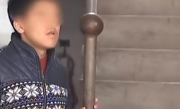 一点粉笔末加几滴香水后，就能让人变成哑巴？福建14岁初中生，喝了同学递给他的矿泉