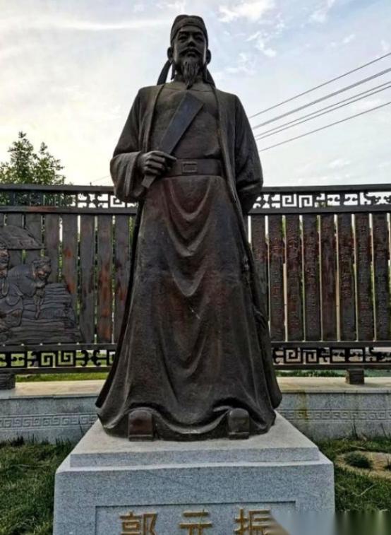 唐朝有个狠人，叫郭元振。他去通泉县当县尉，结果县里一千多口人，凭空消失。朝廷派人