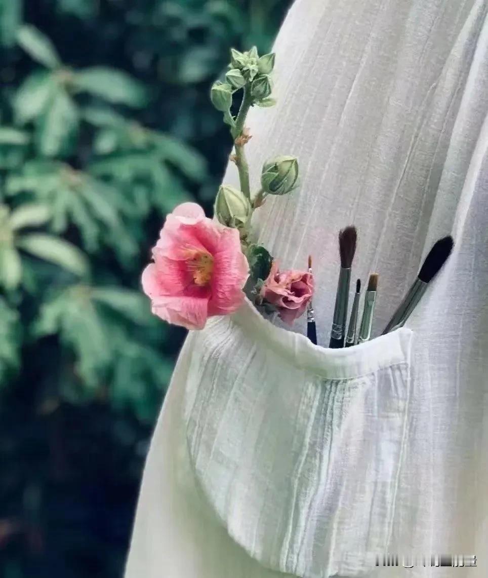 不得不承认，人性最现实的真相，从来都残酷又直白。成年人的世界，所有的偏爱、善待