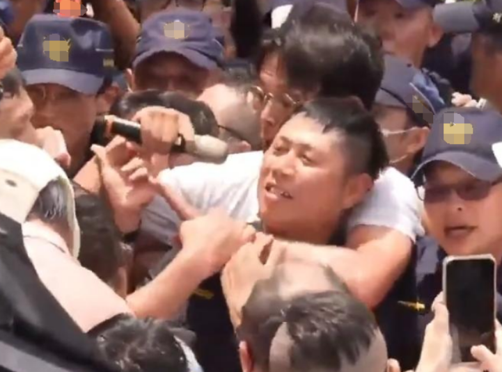 对于民众党主席黄国昌被以违反“集游法”，全案依法移送北检侦办，黄国昌笑回：那就来