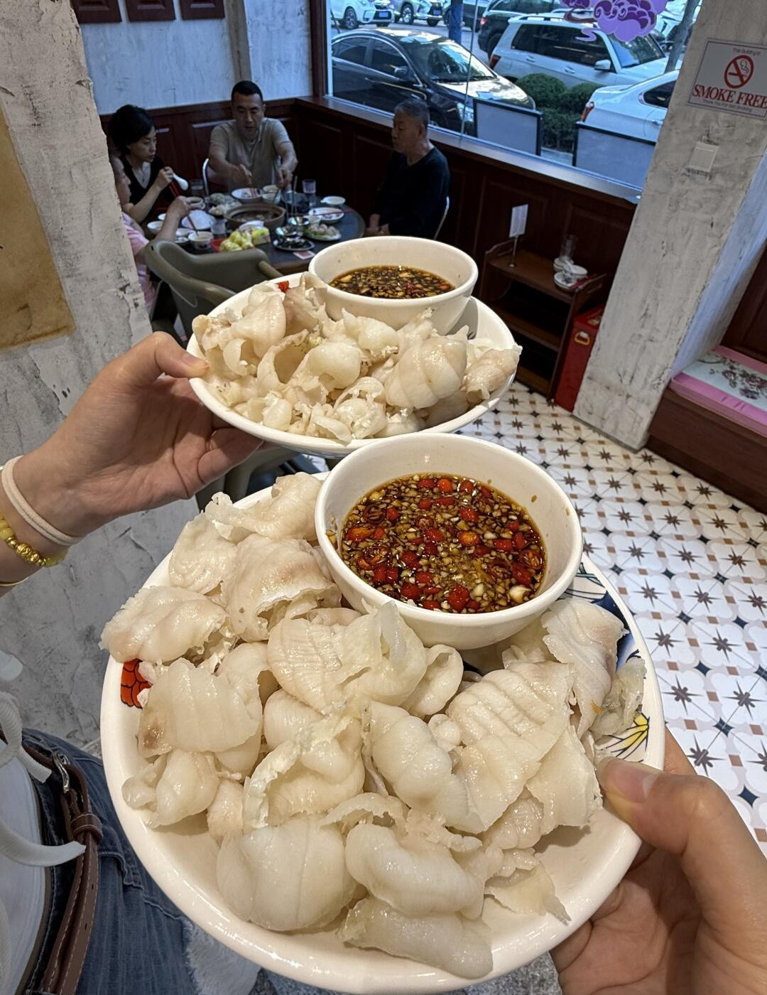 大连也有这个美食了！脆脆的真的好吃啊，有知道是什么的吗？