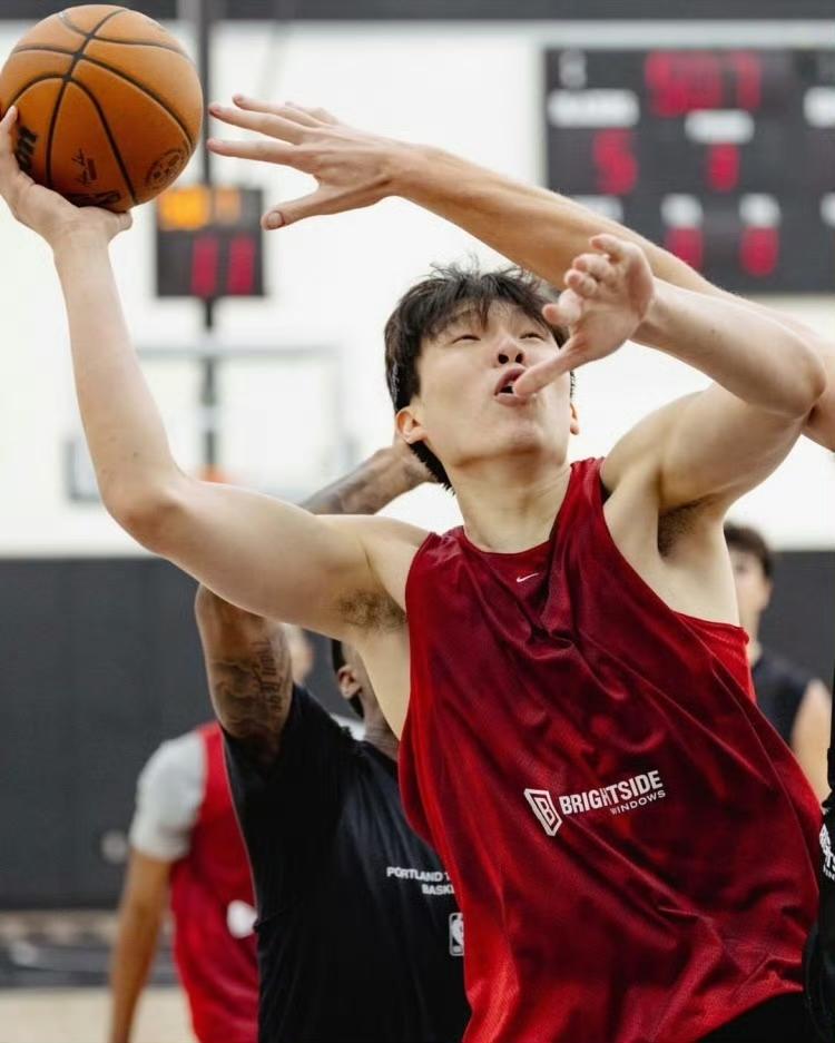 杨瀚森与NBA球队最新的消息根据ESPN（娱乐与体育电视网，是全球最大的体育