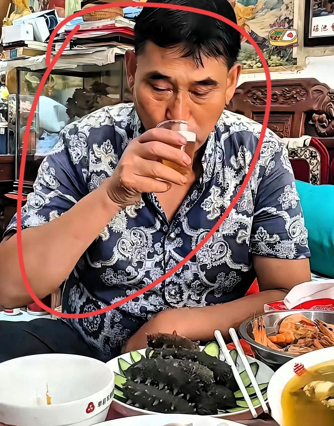 大衣哥的商演！几乎全黄了，不是他过气了，他商演凉了根本不是没热度，是那些以前抢着