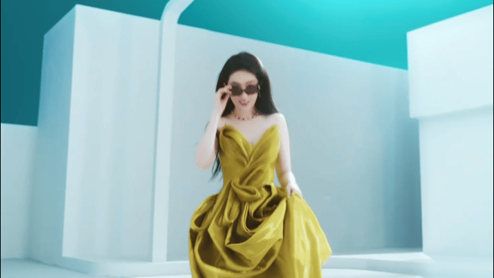 刘亦菲美的好超过刘亦菲黄裙好美女王轻轻松松就美成这样[爱心][爱心]​​​