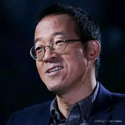 要说大智慧，还得是俞敏洪！被罗永浩泼了一年多脏水，愣是一声不吭！表面上看，