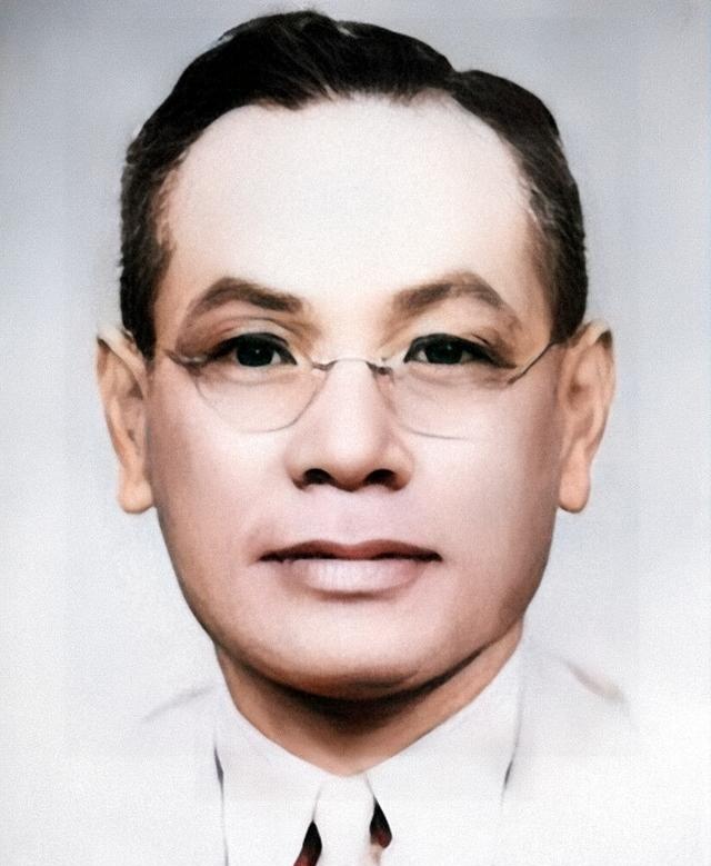 1951年，一中统特务被判枪决，突然在法庭上大声抗议："我不是特务，我为党立过功