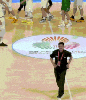 杜锋最厉害的不是他拿了几个冠军，也不是浙江球员集体给他鞠躬表达敬意，而是他能把徐