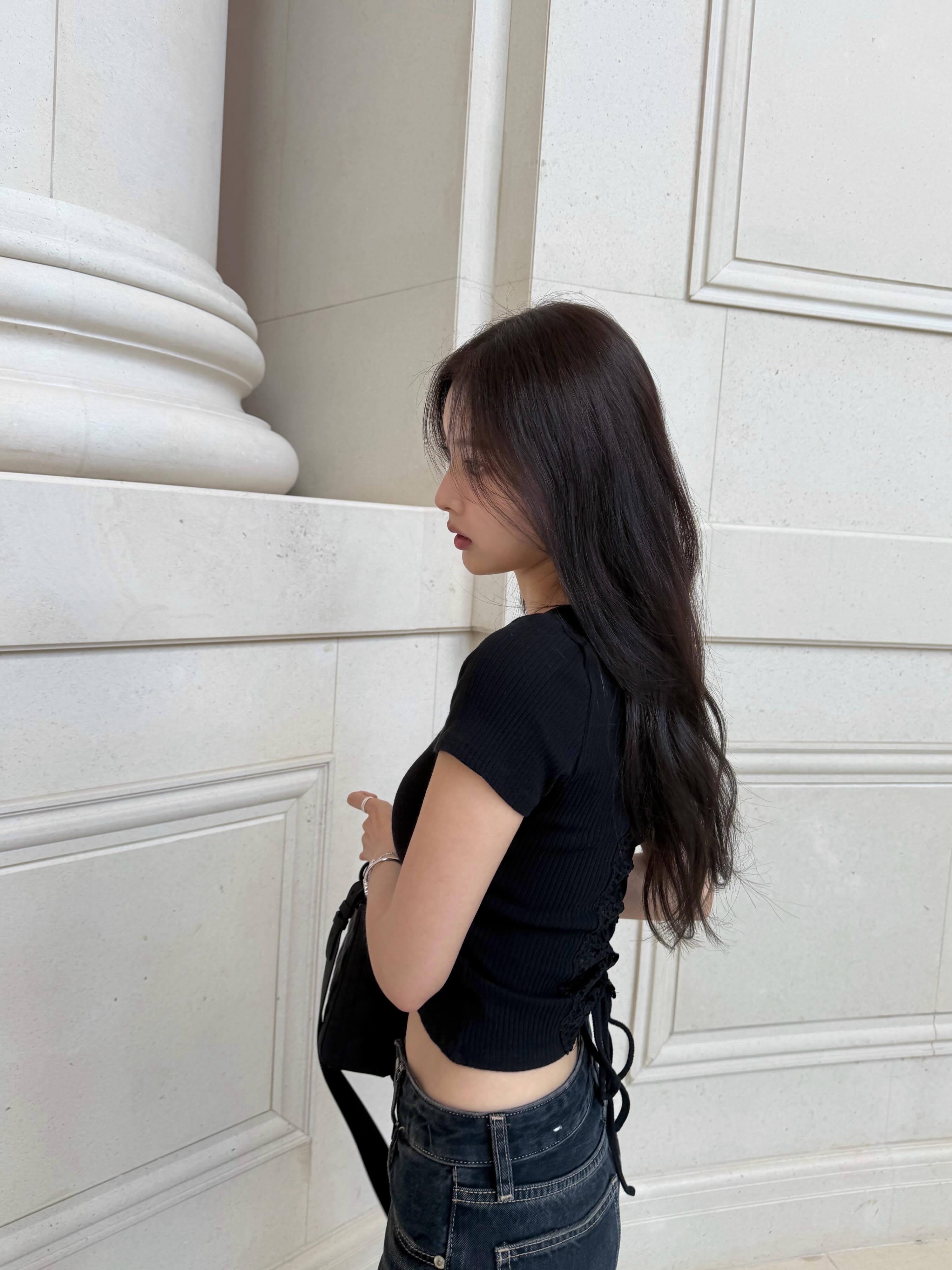姜惠元INS更新🖤🤍