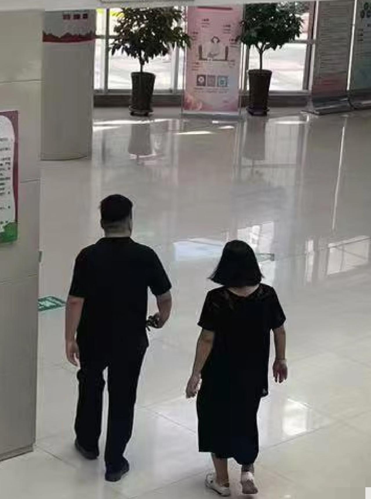 7月份离婚，9月份发现前夫带三姐产检，一个月后三姐生娃。一位邯郸网友晒出与前婆