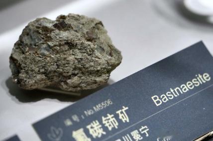 其实现在日本企业都多多少少有这么一个想法，就是让高市早苗下台，重新让中国恢复对日