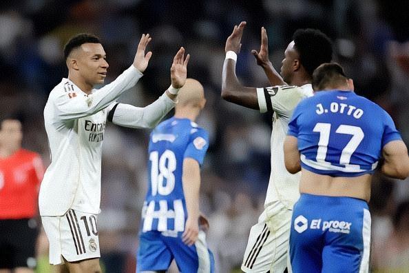 姆巴佩和维尼休斯双星闪耀，皇马2-1击败阿拉维斯，结束了近期各项赛事的四场不胜！