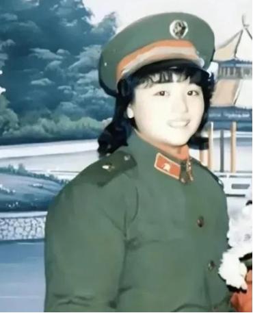 ☁1970年，女知青张菊芬热恋时，男友哀求说：“你就把身子给我吧，我会对你