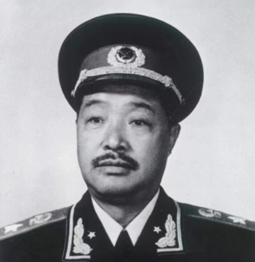贺龙打猎放水，主席夸他做得妙当年，贺龙叔叔去国外打猎，竟