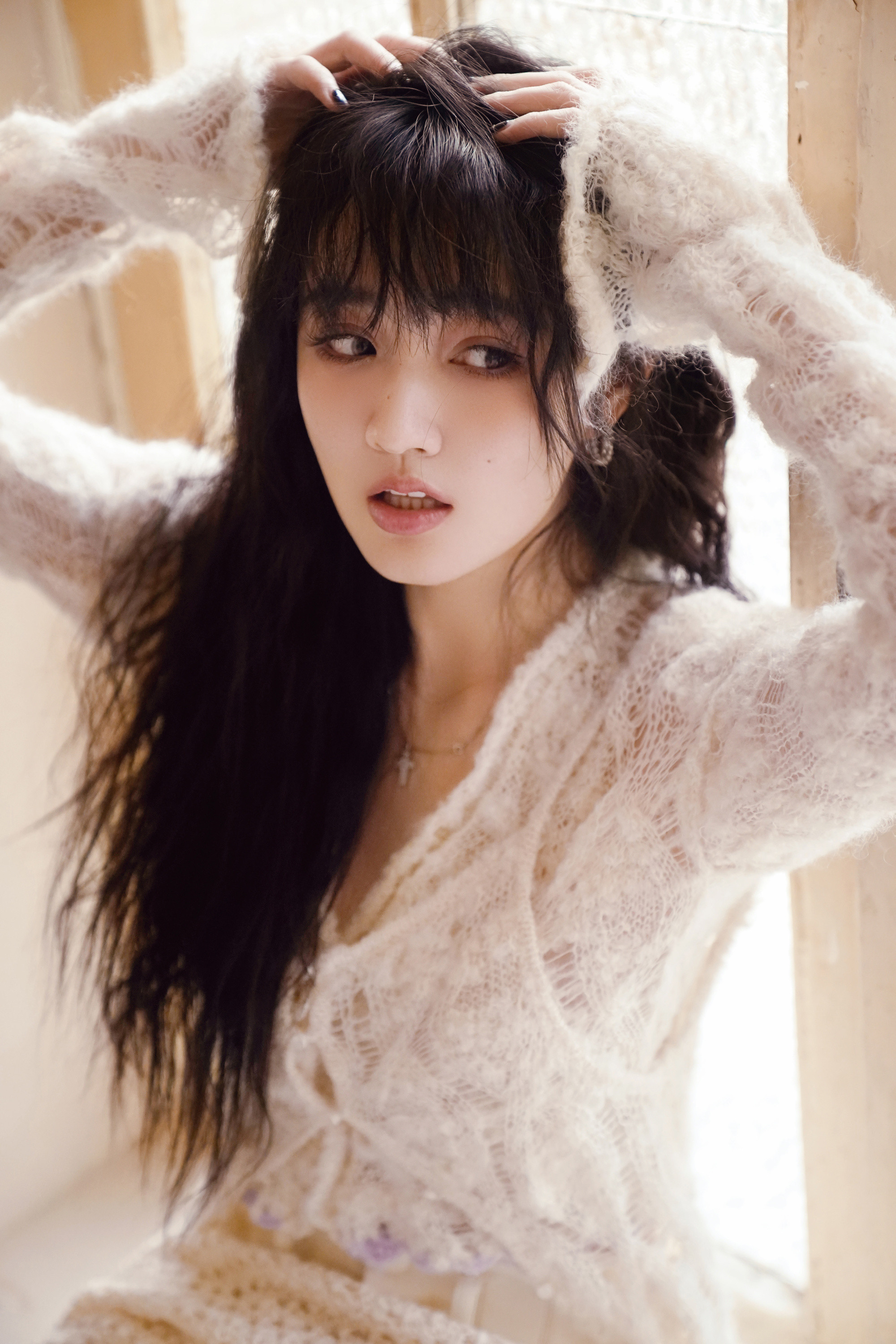 徐璐大长腿小白袜穿搭，好生温柔的姐姐。徐璐