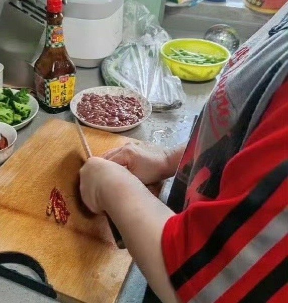 14岁小姑子在家什么都不做😳​​​