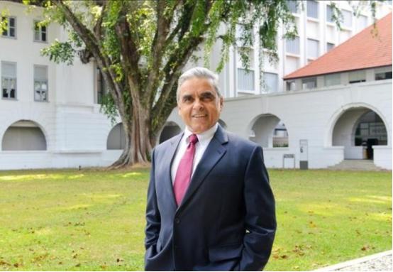 亚洲正在酿成“大祸”！新加坡外交家马凯硕警告，亚洲各国眼看西方打压中国却一声不吭