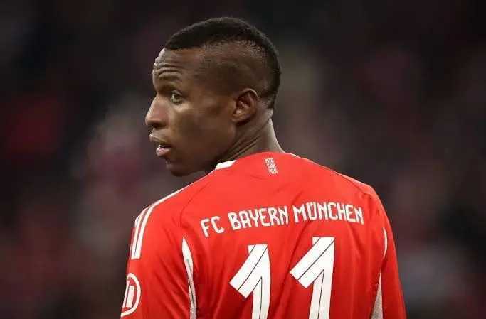 拜仁高歌猛进，他在德甲重获新生对阵门兴一战，孔帕尼在首发方面其实是很有想法的：凯