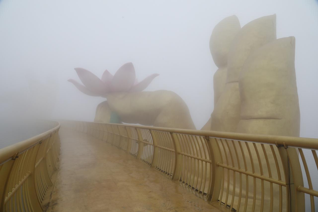 袅袅雾气，仙气飘飘，此刻安吉云上草原仙侠镇仿佛成为天上的仙宫！真的太仙了！这里