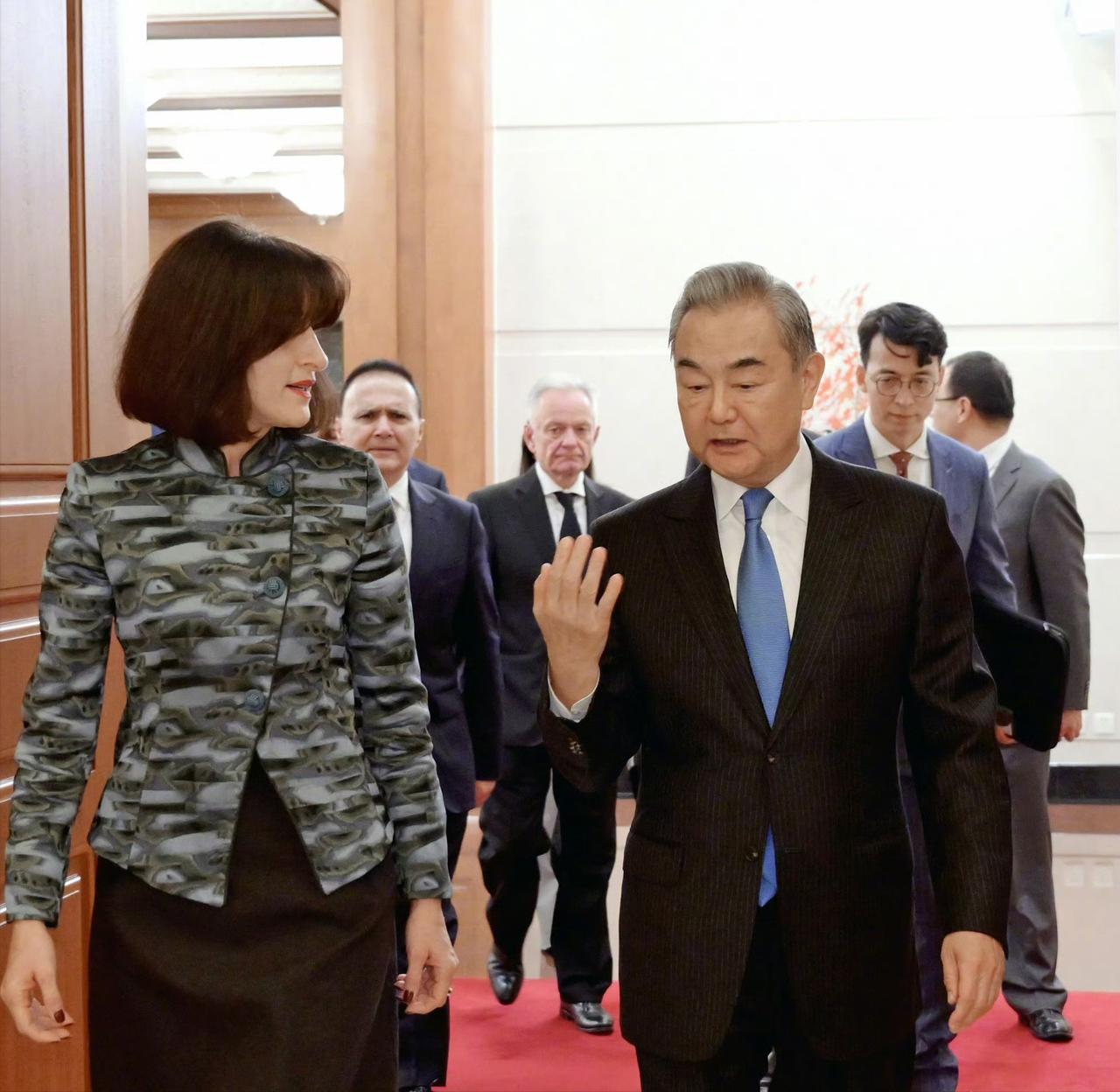 台湾永远是中国的，格鲁吉亚2025年11月7日，格鲁吉亚外长博乔里什维利来华出