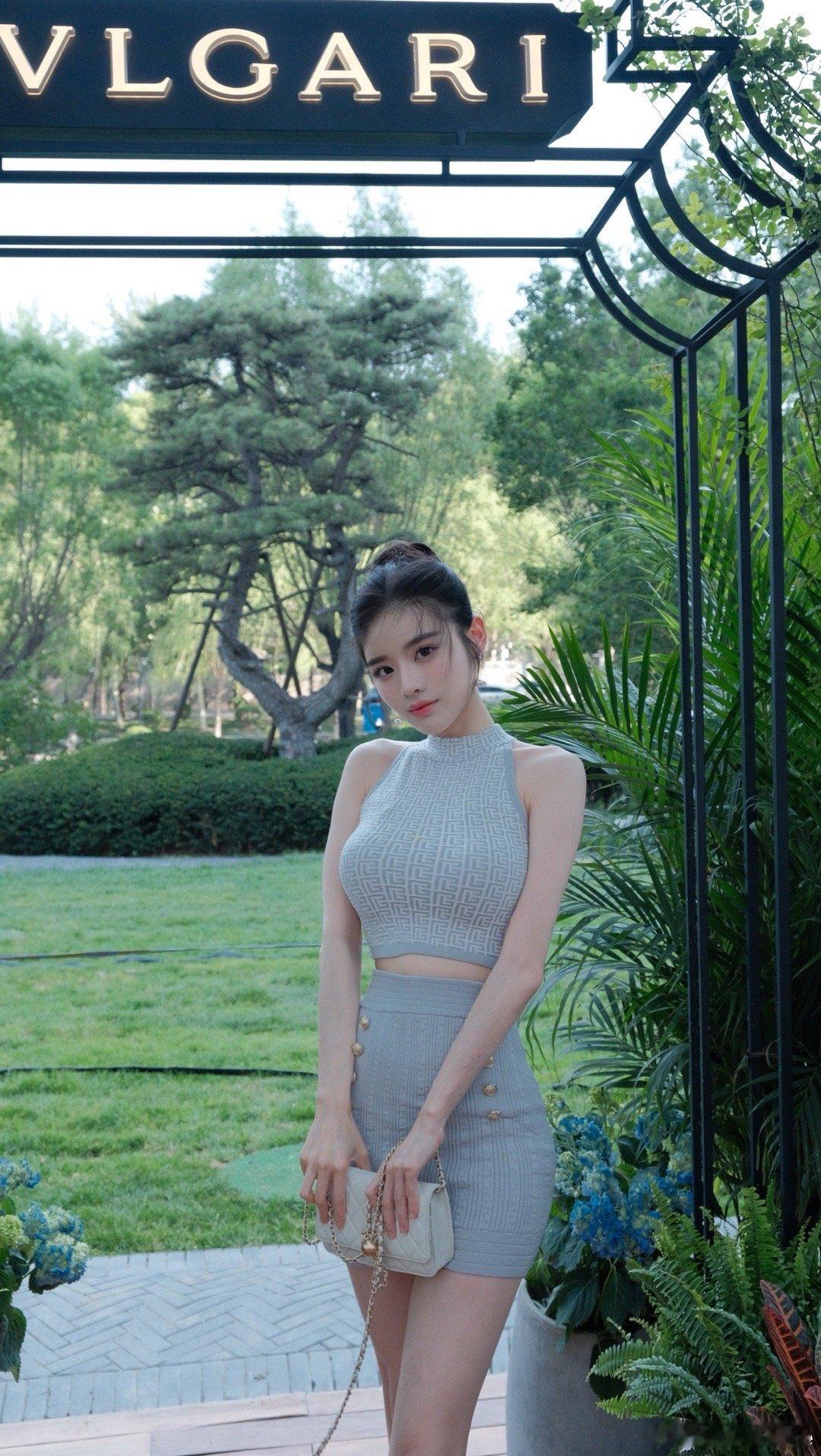 因上努力，果上随缘。但行好事，莫问前程。大长腿御姐日常分享​​​