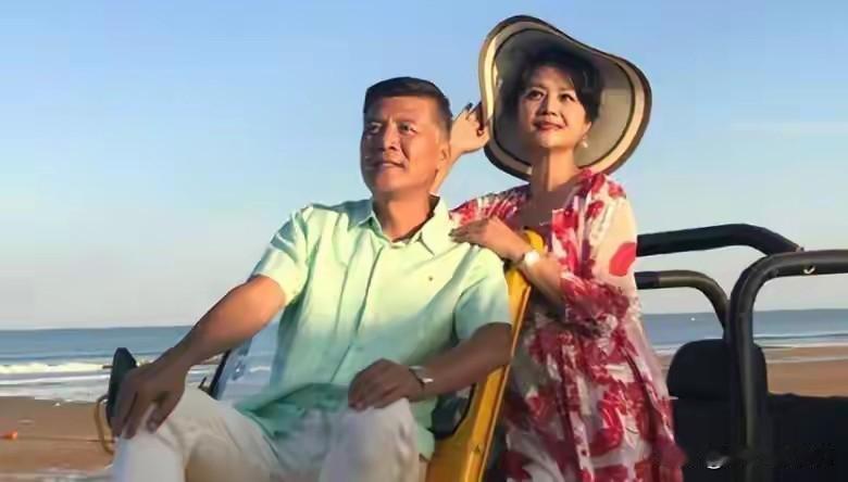 刘之冰和妻子如萍都是演员，此前都有一段婚姻，他们是重组家庭，但生活的很幸福。如萍