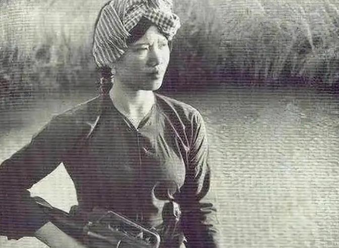 1975年，上百名美军惨死在越南美女特工阮文慧手下，美军悬赏10万未果，谁知4年