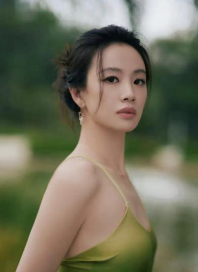 当年拍《白鹿原》闹出惊天风波，戏都拍到半截，女主角直接被剧组换掉，这事在圈内吵得